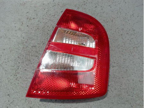FEU ARRIERE DROIT SKODA FABIA 2004-2007