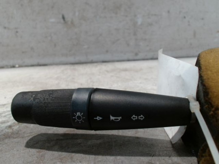 COMMANDE CLIGNOTANT PEUGEOT 205 87-98