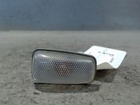 REPETITEUR AILE GAUCHE PEUGEOT 306 97-2001