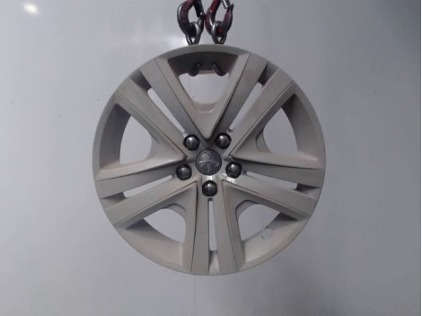 ENJOLIVEUR DE ROUE PEUGEOT 208