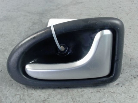 POIGNEE INTERIEURE PORTE AVANT DROIT RENAULT CLIO II CAMPUS 06-