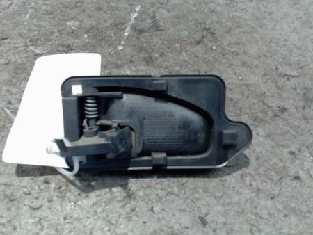 POIGNEE INTERIEURE PORTE AVANT DROIT CITROEN SAXO -99
