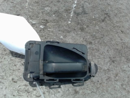 POIGNEE INTERIEURE PORTE AVANT GAUCHE CITROEN SAXO -99