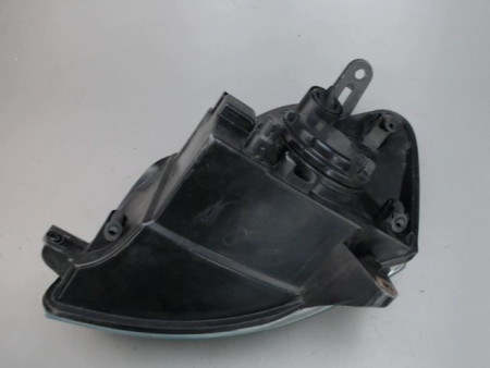PHARE DROIT PEUGEOT PARTNER FGT 2002-