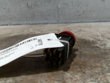 BOUTON DE WARNING PEUGEOT 106 96-2003