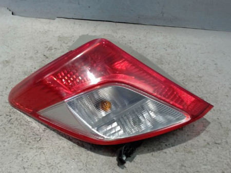 FEU ARRIERE GAUCHE  TOYOTA YARIS II 2010-