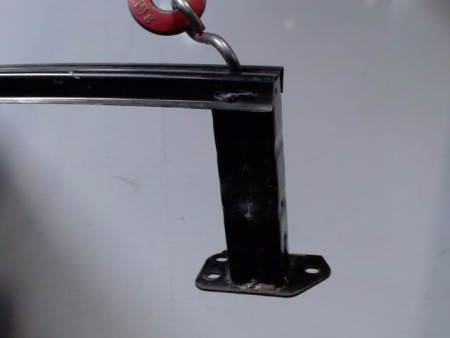 TRAVERSE INFERIEURE ARMATURE AVANT OPEL MOKKA