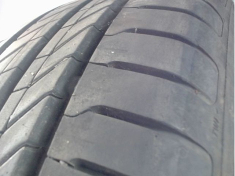 Pneu CONTINENTAL ULTRACONTACT 185 60 15 84 H