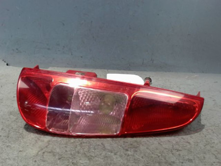 FEU ARRIERE GAUCHE  PEUGEOT 807