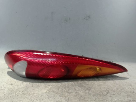 FEU ARRIERE GAUCHE  NISSAN ALMERA TINO 2003-