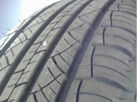 Pneu MICHELIN LATITUDE TOUR HP 215 65 15 98 H