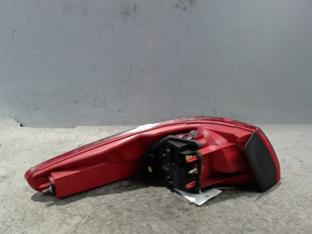 FEU ARRIERE DROIT PEUGEOT 607 2004-