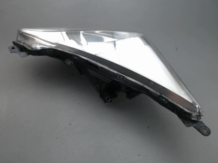 PHARE DROIT TOYOTA VERSO-S