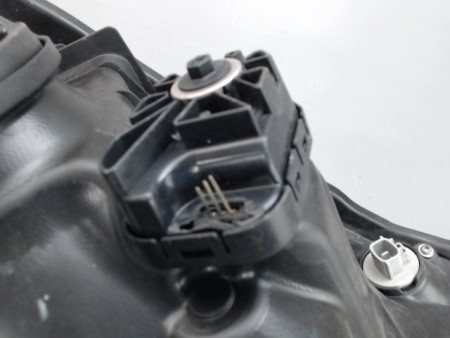 PHARE GAUCHE TOYOTA VERSO-S