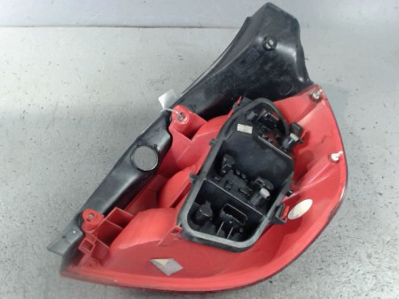 FEU ARRIERE GAUCHE  RENAULT CLIO III 2007-