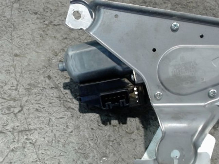 MOTEUR ESSUIE-GLACE ARRIERE TOYOTA YARIS II 2010-