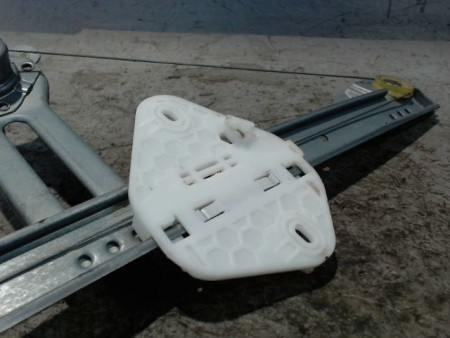 MECANISME LEVE-GLACE AVANT DROIT DACIA LOGAN 4 P 05-08