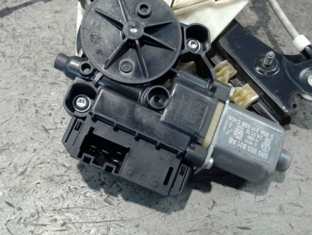 MECANISME+MOTEUR LEVE-GLACE AVANT GAUCHE VOLKSWAGEN POLO 2009-