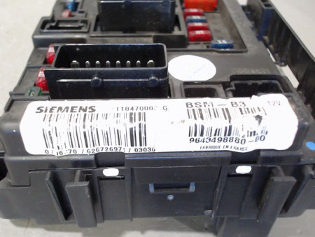 BOITE A FUSIBLES PEUGEOT 206 SW 02-06