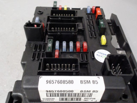 BOITE A FUSIBLES CITROEN C5 2001-2004