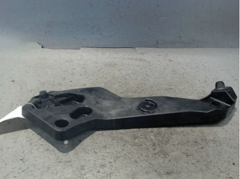 TOLE PORTE PHARE DROIT RENAULT TRAFIC
