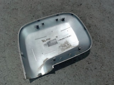 CARENAGE RETROVISEUR EXTERIEUR DROIT NISSAN TERRANO 2002-