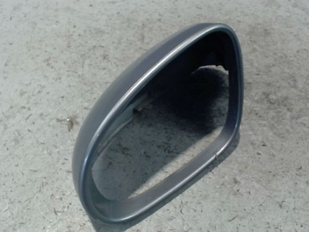 CARENAGE RETROVISEUR EXTERIEUR GAUCHE VOLKSWAGEN PASSAT SW 2005-