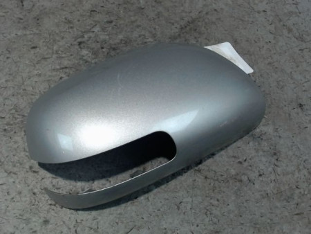 CARENAGE RETROVISEUR EXTERIEUR DROIT TOYOTA AURIS 2010-