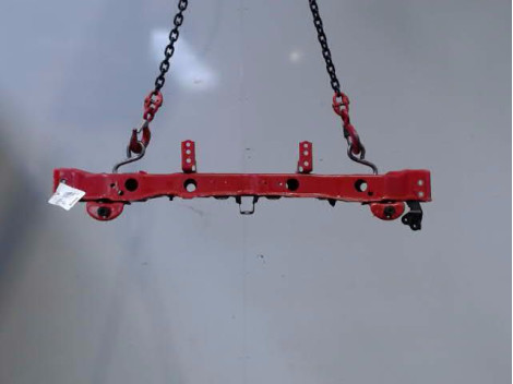 TRAVERSE SUPERIEURE ARMATURE AVANT TOYOTA YARIS II 2010-