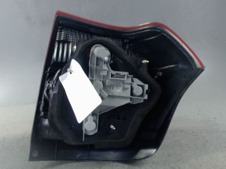 FEU ARRIERE DROIT TOYOTA COROLLA 2004-