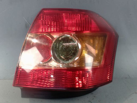 FEU ARRIERE GAUCHE  TOYOTA COROLLA 2004-