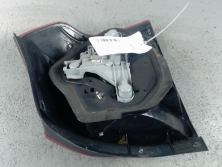FEU ARRIERE GAUCHE  TOYOTA COROLLA 2004-