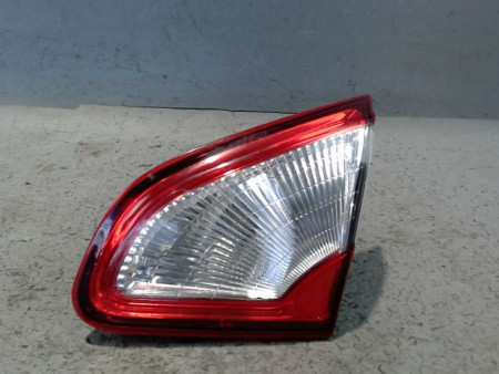 FEU ARRIERE INTERIEUR DROIT NISSAN QHASQAI 2007-