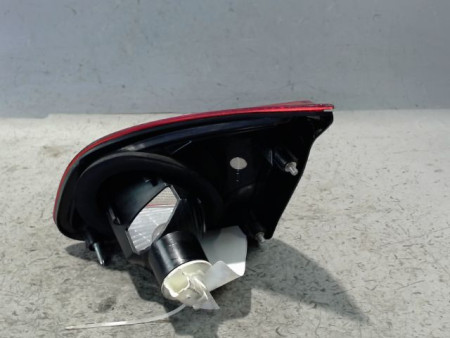 FEU ARRIERE INTERIEUR GAUCHE NISSAN QHASQAI 2007-
