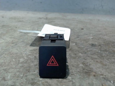 BOUTON DE WARNING NISSAN X-TRAIL