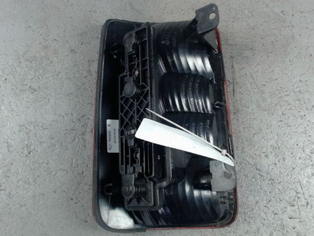 FEU ARRIERE DROIT VOLKSWAGEN CADDY VAN 2004-