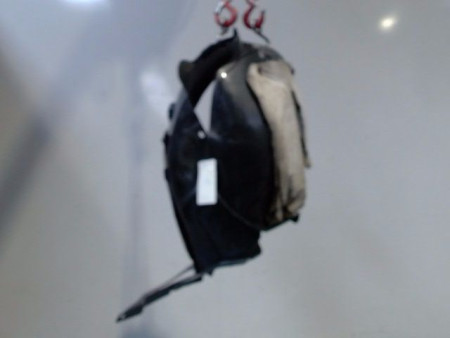 PARE-BOUE AVANT DROIT PEUGEOT 208