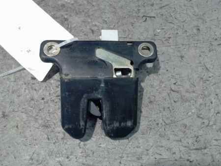 SERRURE COFFRE ARRIERE AUDI A4 95-99