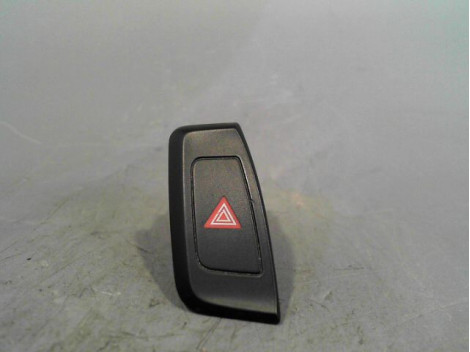 BOUTON DE WARNING AUDI A4