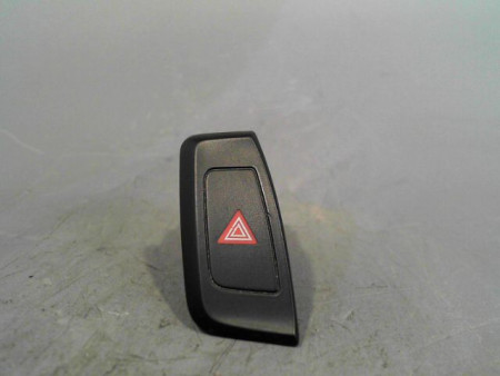 BOUTON DE WARNING AUDI A4 2008