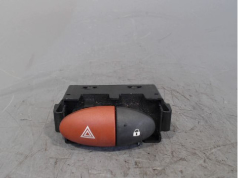 BOUTON DE WARNING RENAULT TWINGO 2 2010-