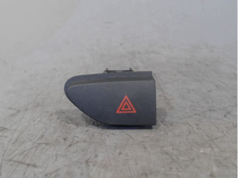 BOUTON DE WARNING RENAULT CLIO IV