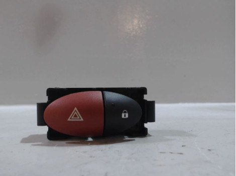 BOUTON DE WARNING RENAULT TWINGO 2 2010-