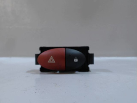 BOUTON DE WARNING RENAULT TWINGO 2 2010-