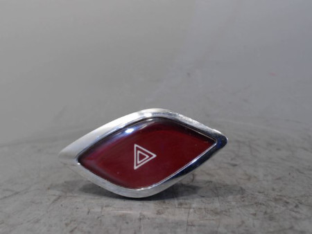 BOUTON DE WARNING CITROEN DS3 2012