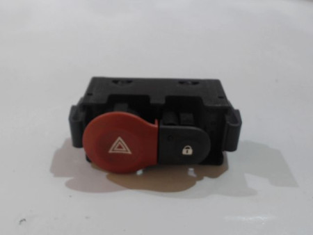 BOUTON DE WARNING RENAULT CLIO III 2011