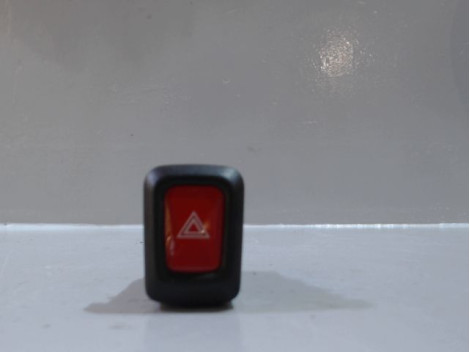 BOUTON DE WARNING NISSAN ALMERA 2002-