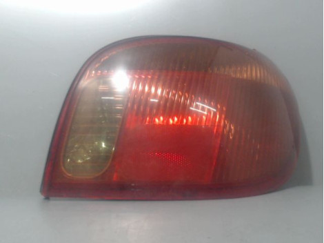 FEU ARRIERE DROIT TOYOTA YARIS 2003-