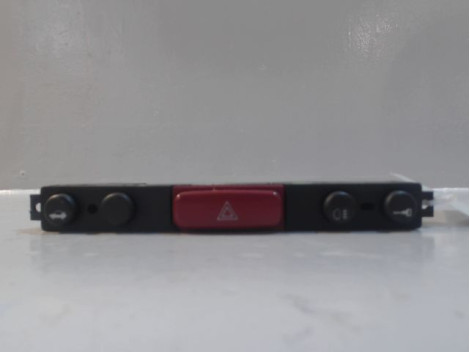 BOUTON DE WARNING ALFA ROMEO 147 2004-