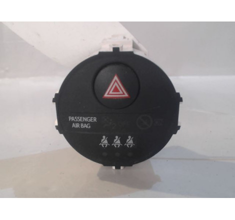 BOUTON DE WARNING TOYOTA YARIS II 2010-